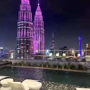 Premier Suites At Star Apartment